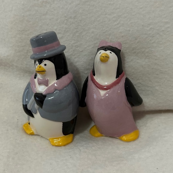Penguin Salt & Pepper Shakers, Vintage - Picture 1 of 6